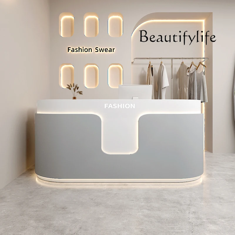 Baby Clothing Organic - Small beauty salon shop reception front